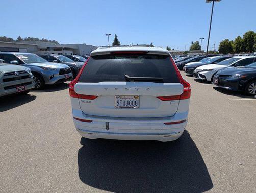 2023 Volvo XC60 Recharge Plug-In Hybrid T8 Ultimate Bright Theme