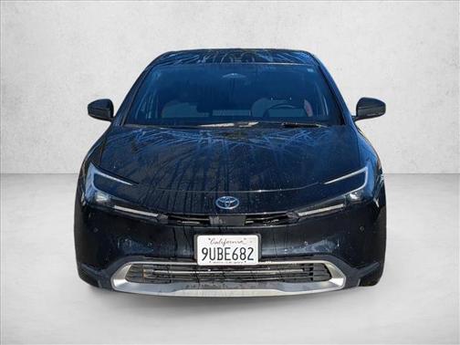 2025 Toyota Prius Plug-In Hybrid SE