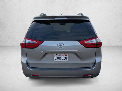 2017 Toyota Sienna LE