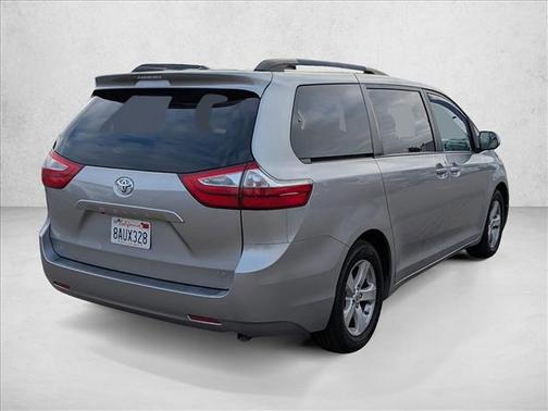 2017 Toyota Sienna LE