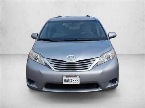 2017 Toyota Sienna LE