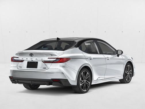 Wind Chill Pearl w/Midnight Black Metallic Roof 2026 Toyota Camry XSE