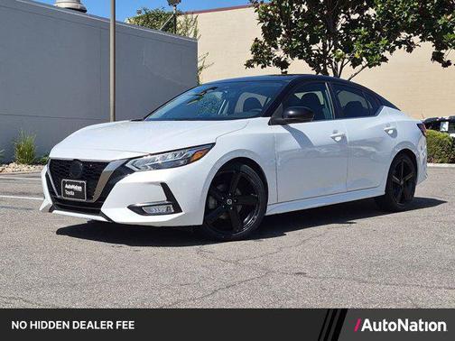 Aspen White Tricoat/Super Black 2022 Nissan Sentra SR