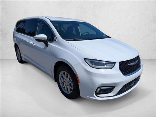 Bright White Clearcoat 2023 Chrysler Pacifica Touring L