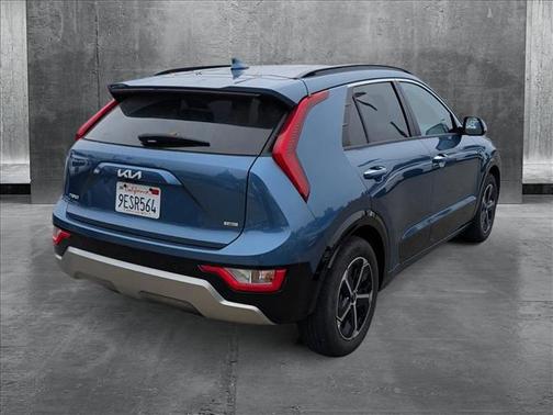 2023 Kia Niro SX