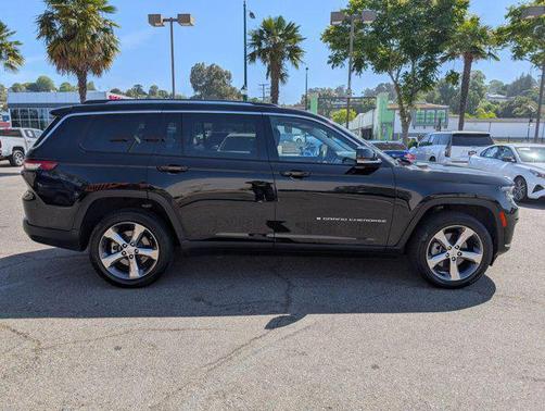 Diamond Black Crystal Pearlcoat 2021 Jeep Grand Cherokee L Limited