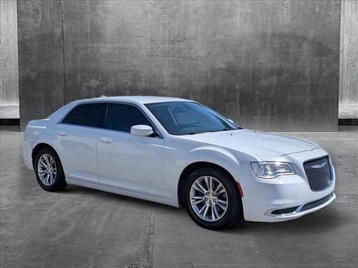 2017 Chrysler 300 Limited