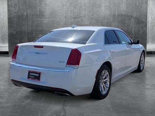 2017 Chrysler 300 Limited