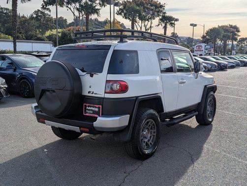 2014 Toyota FJ Cruiser Base