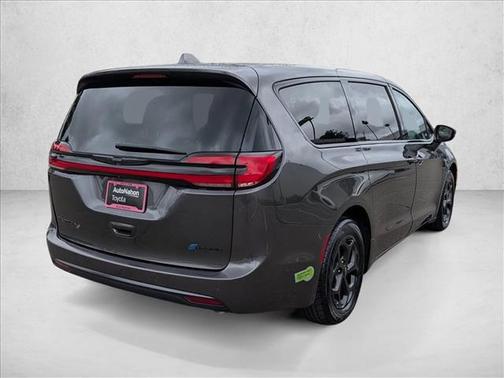 2022 Chrysler Pacifica Hybrid Limited