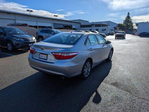 2016 Toyota Camry Hybrid XLE