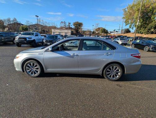 2016 Toyota Camry Hybrid XLE