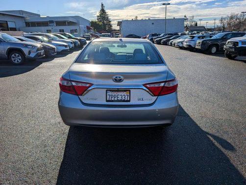 2016 Toyota Camry Hybrid XLE