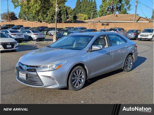 2016 Toyota Camry Hybrid XLE