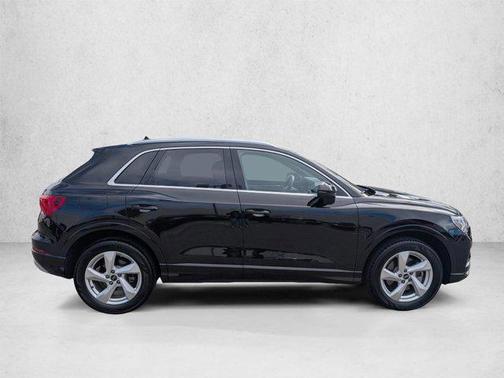 Mythos Black Metallic 2021 Audi Q3 40 Premium Plus