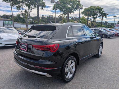 Mythos Black Metallic 2021 Audi Q3 40 Premium Plus