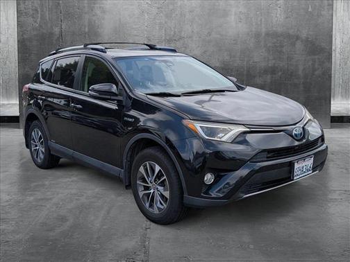 2017 Toyota RAV4 Hybrid XLE