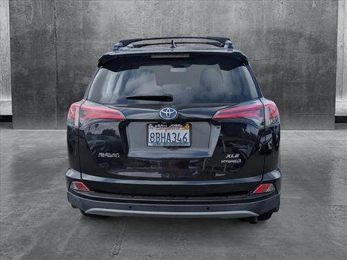 2017 Toyota RAV4 Hybrid XLE
