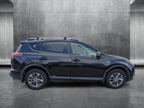2017 Toyota RAV4 Hybrid XLE
