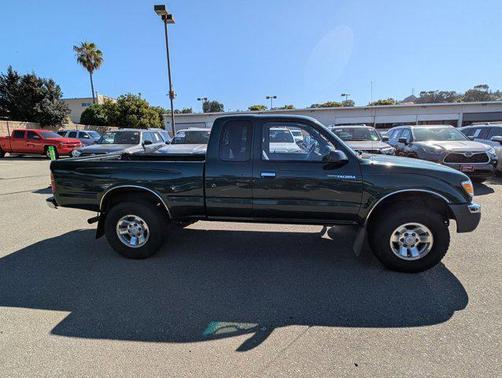 2000 Toyota Tacoma Xtracab