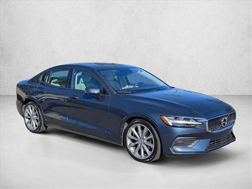 2020 Volvo S60 T5 Momentum
