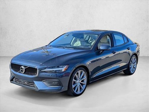 2020 Volvo S60 T5 Momentum
