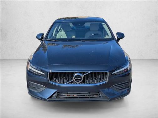 2020 Volvo S60 T5 Momentum