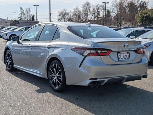 2022 Toyota Camry SE