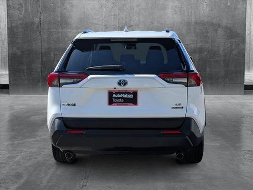 2022 Toyota RAV4 Hybrid LE