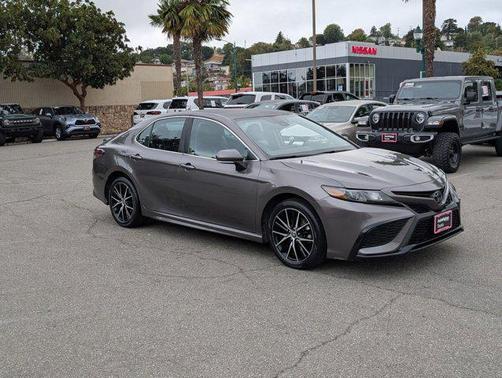 2022 Toyota Camry SE