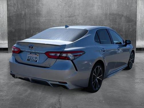 2019 Toyota Camry Hybrid SE