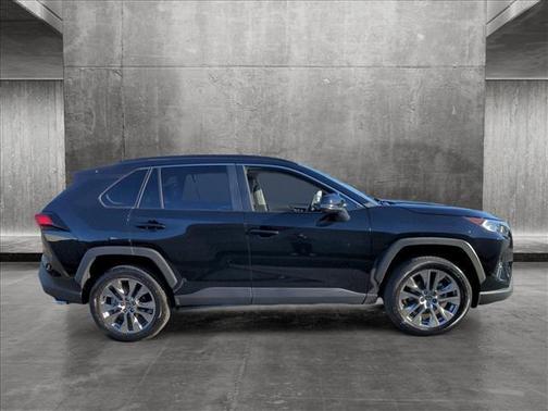 Photo 5 of 26 of 2021 Toyota RAV4 XLE Premium