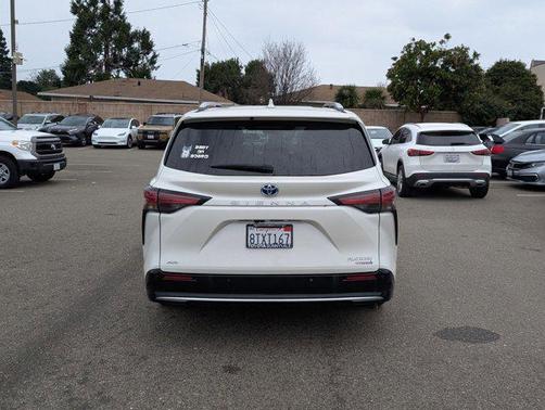 2021 Toyota Sienna Platinum