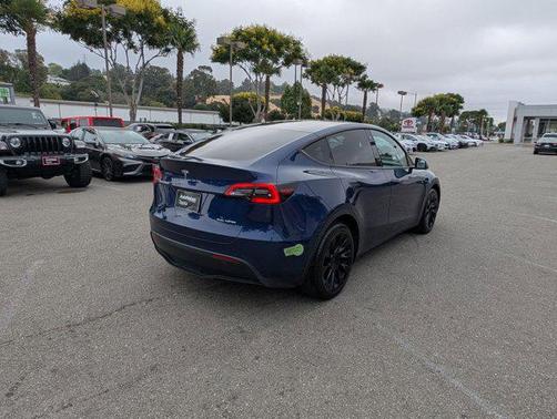 2022 Tesla Model Y Long Range Dual Motor All-Wheel Drive