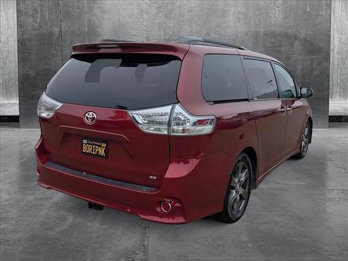 2017 Toyota Sienna SE Premium
