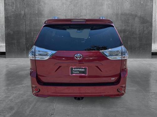 2017 Toyota Sienna SE Premium