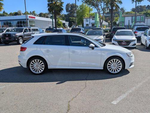 2017 Audi A3 e-tron 1.4T Tech Premium Plus