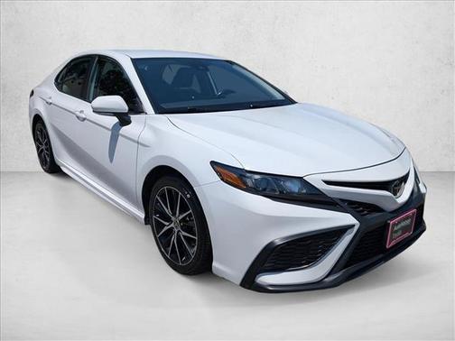 Ice Cap 2023 Toyota Camry SE