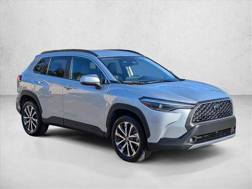 2024 Toyota Corolla Cross XLE