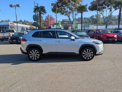 2024 Toyota Corolla Cross XLE