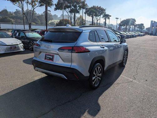 2024 Toyota Corolla Cross XLE