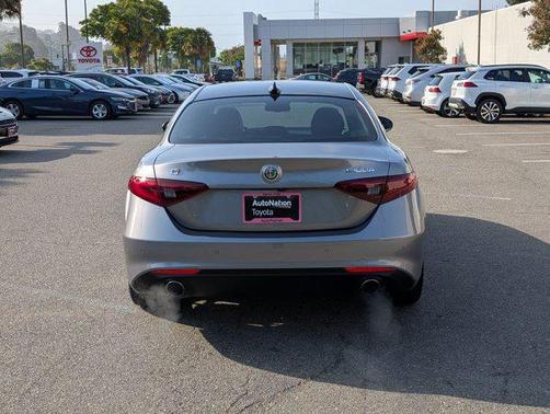 2017 Alfa Romeo Giulia Ti