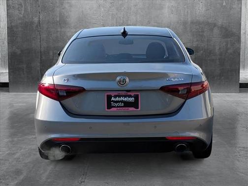 2017 Alfa Romeo Giulia Ti