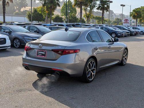 2017 Alfa Romeo Giulia Ti