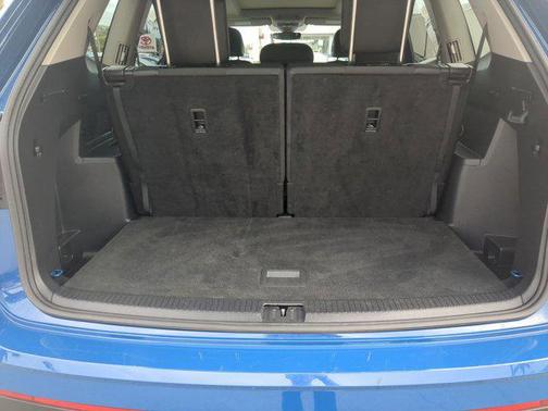 2025 Volkswagen Atlas 2.0T SE w/Technology 4MOTION