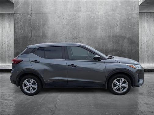 2022 Nissan Kicks S
