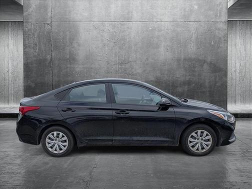 2022 Hyundai Accent SE
