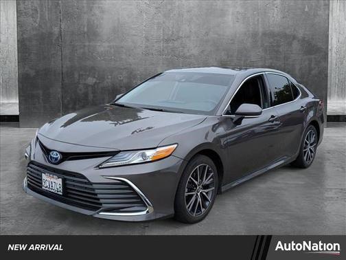 2023 Toyota Camry Hybrid XLE