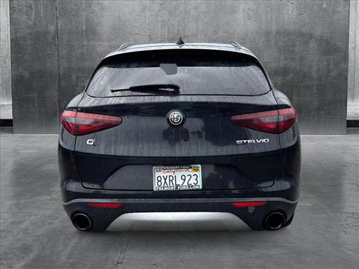 2018 Alfa Romeo Stelvio Sport