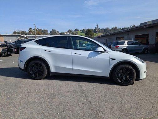 2021 Tesla Model Y Long Range Dual Motor All-Wheel Drive